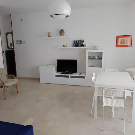 Quadrilocale Nuovissimo Con Parcheggio Privato /four-room, Super New, With Parking