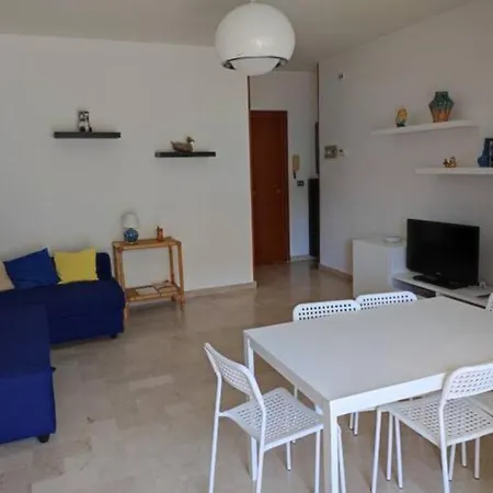 Appartamento Quadrilocale Nuovissimo Con Parcheggio Privato /four-room, Super New, With Parking